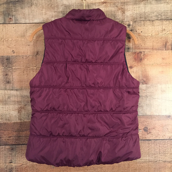American Eagle Puffer Vest Jr Size M Plum Polyfill - Picture 2 of 8